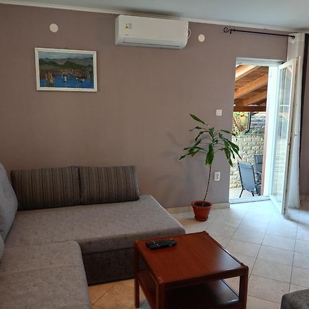 Apartmani Tomljenovic Senj  Kamer foto