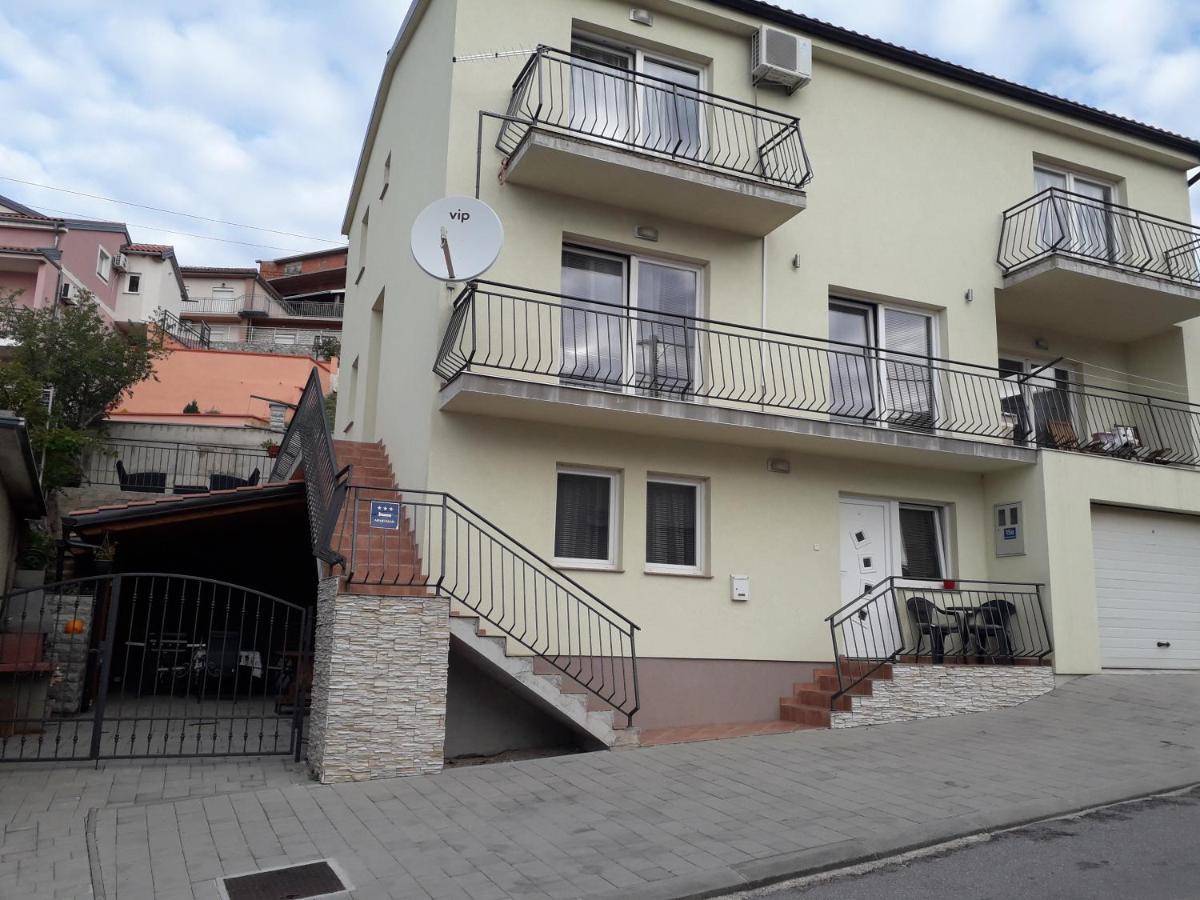 Apartmani Tomljenovic Senj  Buitenkant foto