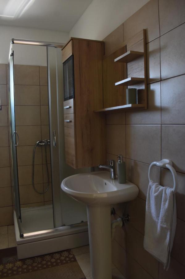 Apartmani Tomljenovic Senj  Buitenkant foto