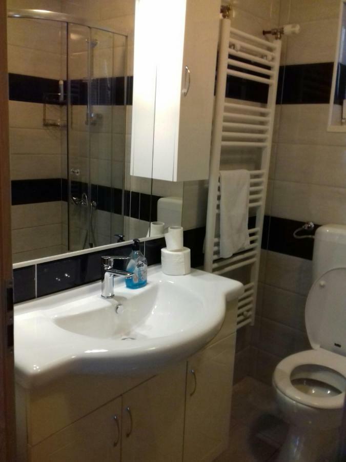 Apartmani Tomljenovic Senj  Buitenkant foto